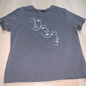 Gray graphic top from forever 21 size medium